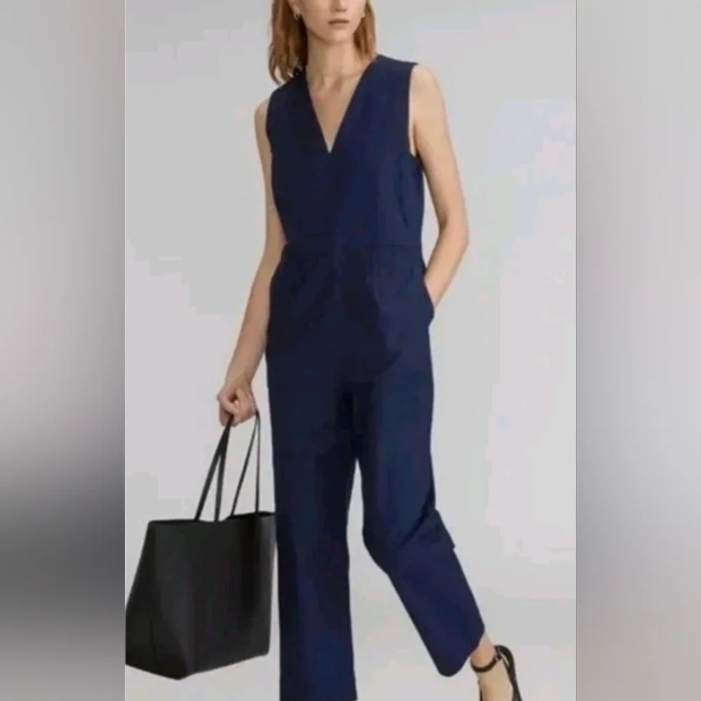 Everlane Sleeveless V-Neck Navy Jumpsuit Size 8 NWT RETAL $$$$178 - Picture 1 of 5